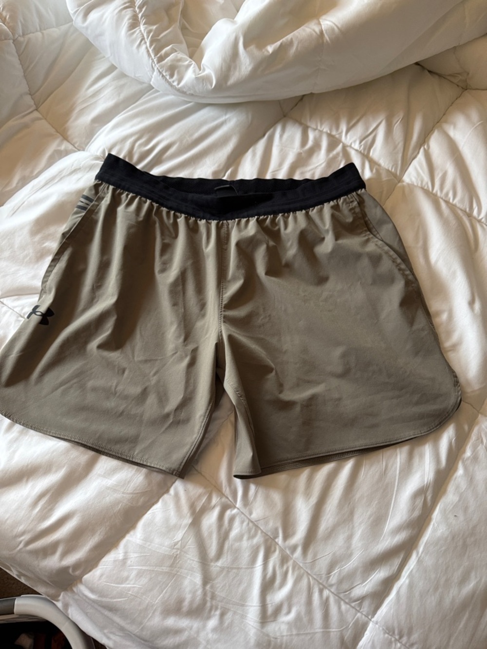Under Armour Men's dark tanish Performance Gym Shorts with Black Waistband